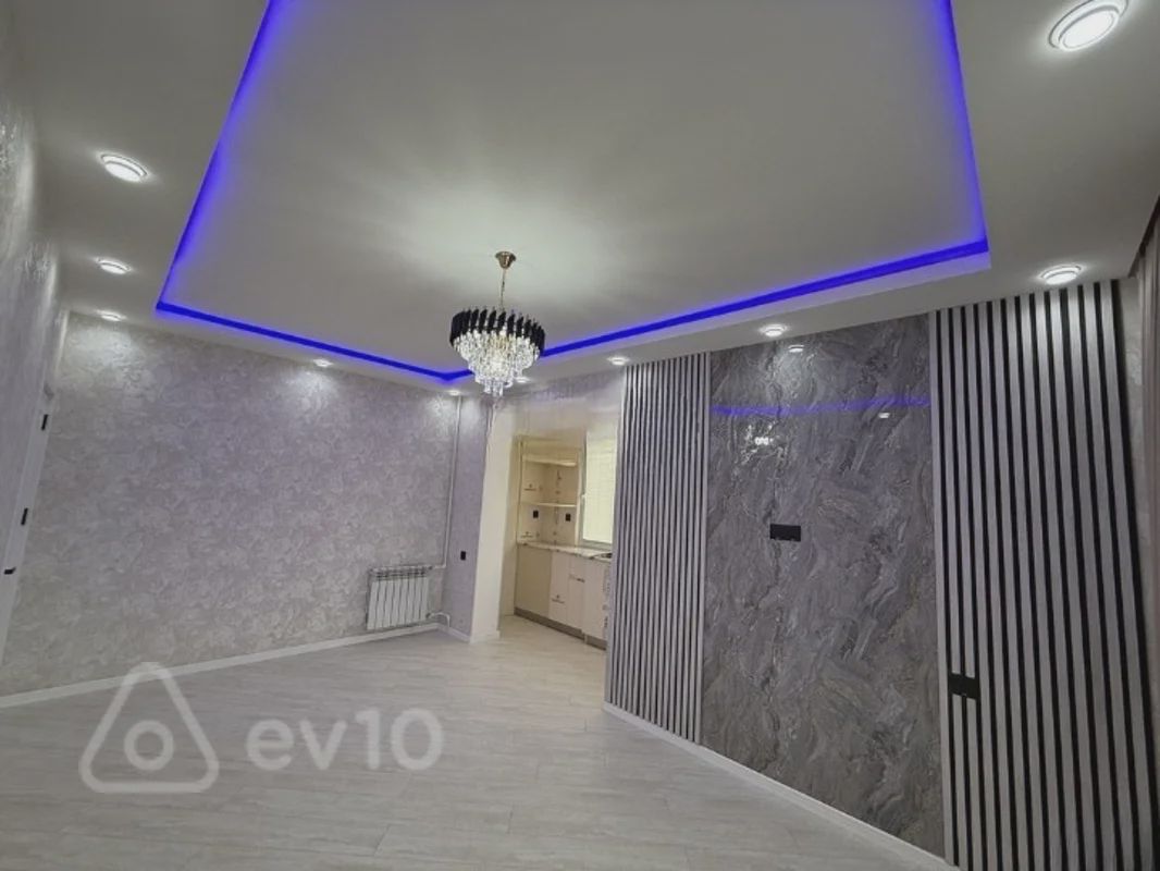 For sale: 2-room apartment (old building), 45 m² — Mənzil, Bakı (10)