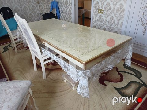 Masa və oturacaqlar — Bakı