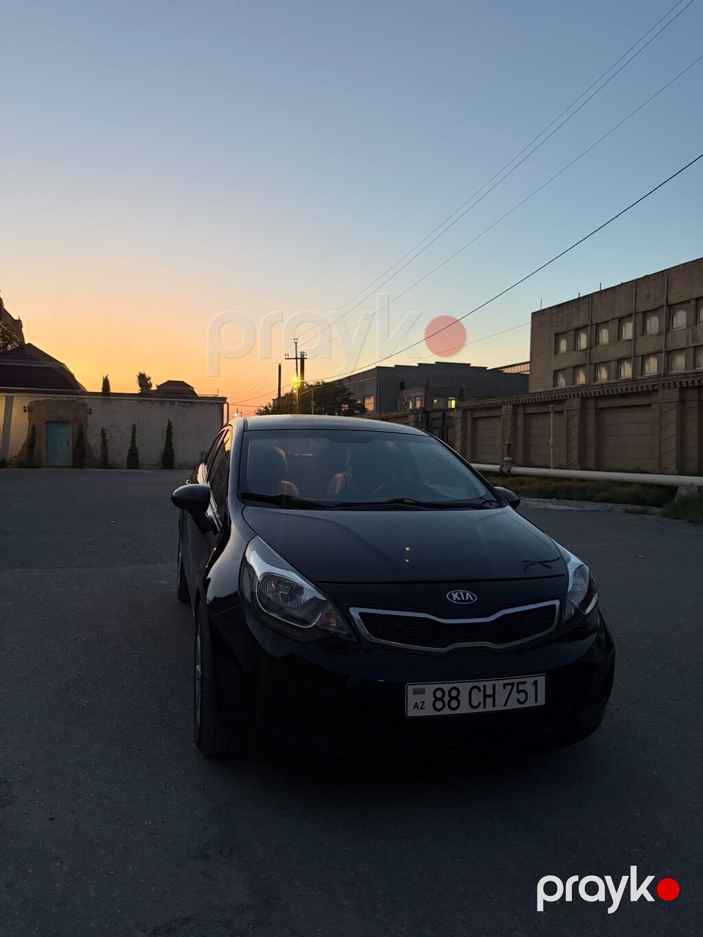 Kia Rio sedan – qara rəng, Azərbaycan nömrə nişanı “88 CH 751” — Avtomobillər, Bakı (2)