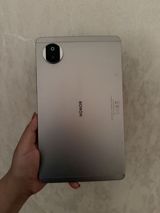 Honor planşet Xüsusiyyətlər: - Metal gövdə, nazik çərçivələr - Arxa — Other tablets
