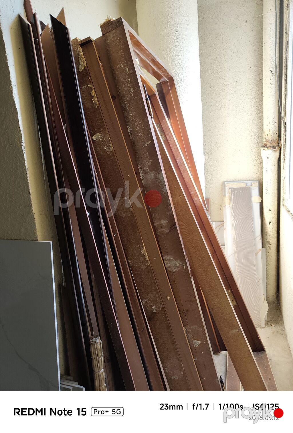 Məhsul: 15 kvadrat metlax, 3 ədəd taxta qapı Təsvir: - Kvadrat — Döşəmə örtükləri, Xırdalan (2)