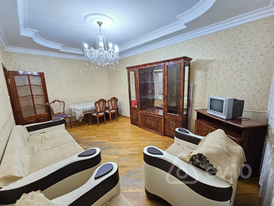 3 otaqlı mənzil, 100 m², Yasamal rayonu,Elmer mt/s-na,BDU-ya və ATU-ya yaxın 2 otaqlı super təmirli ev kirayə verilir — kirayə — Mənzil, Bakı (4)