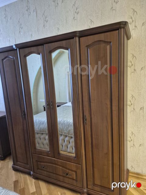 Yeni kimidir, qırığı qopuğu yoxdur. Mebelimizi yenilədiyimiz üçün — Bakı