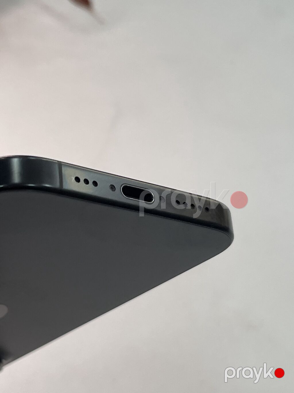 IPhone 16 Pro, 128 GB, Black Titanium, Qırıq, Simsiz şarj, Face ID — Apple iPhone, Gəncə (6)
