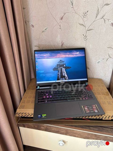 Noutbuk MSI Vector Gaming RTX 5070ti — Bakı