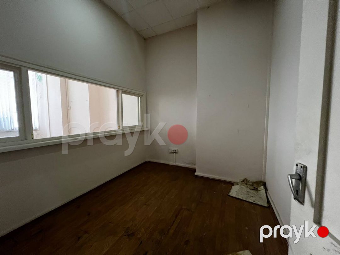 Satılır 4 otaqlı köhnə tikili 200 m² — Mənzil, Bakı (11)