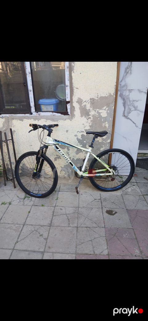 MTB tipli velosiped - Çərçivə: yüngül alaşımlı, ağ rəngli, qrafika — Bakı