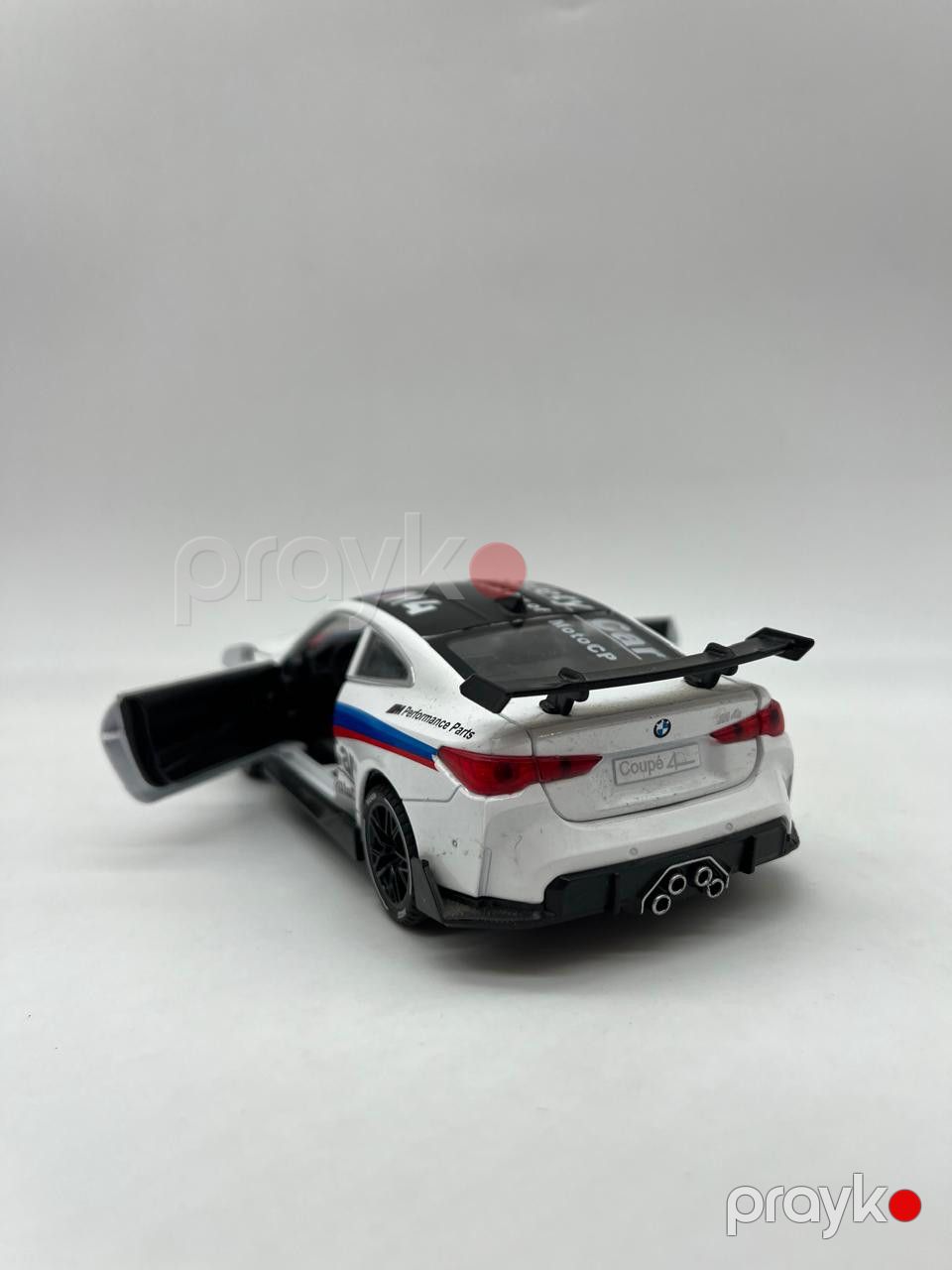 Maşın BMW M4 Coupe, metal, ağ — Mallar, Bakı (2)