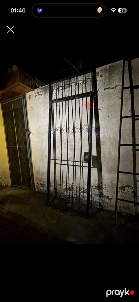 Dəmir barmaqlıq qapı — Bakı
