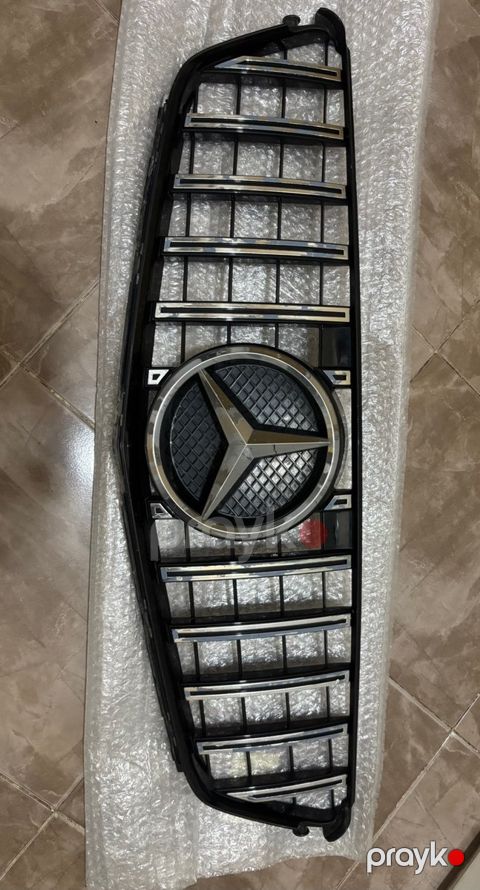 Mercedes W204 radiator barmaqlığı — Bakı
