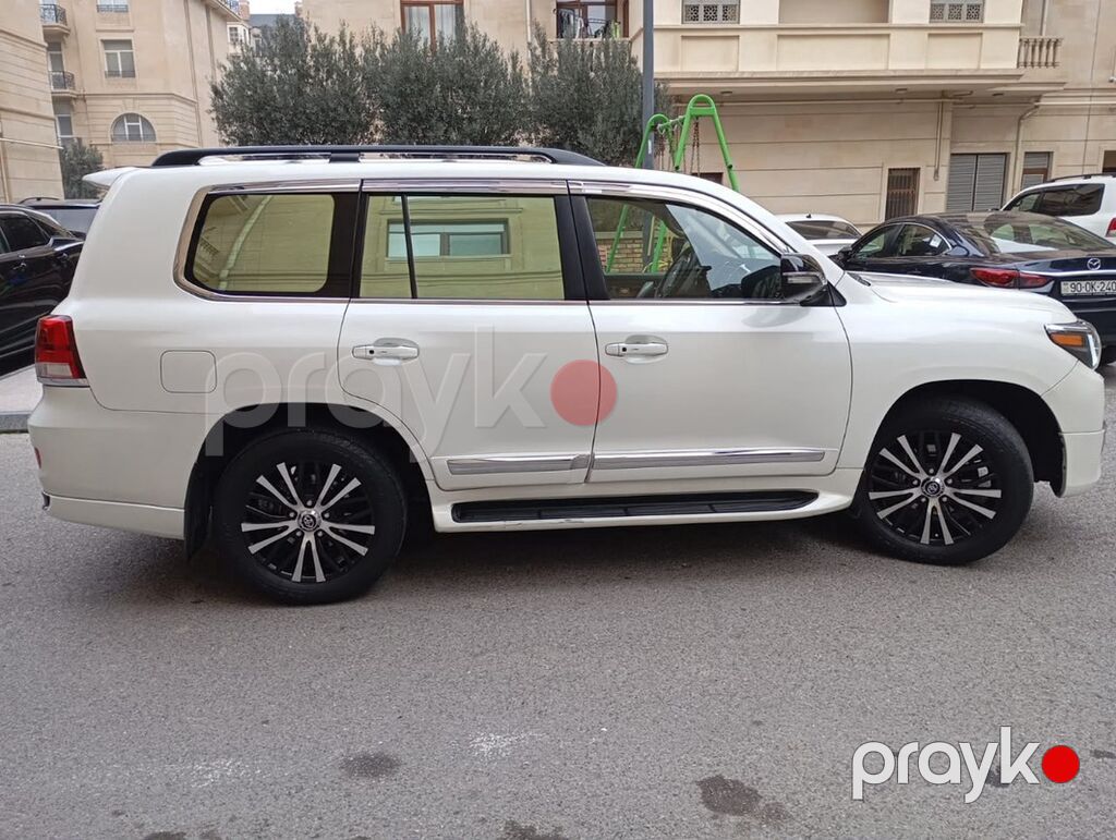 Toyota Land Cruiser 200, ağ rəng, tam ölçülü SUV. Xüsusiyyətlər və — Avtomobillər, Bakı (7)
