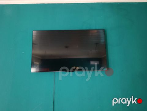 TCL 55P745 – 55 düym 4K UHD Smart TV Xüsusiyyətlər: - Ekran: 55" (140 — Siyəzən