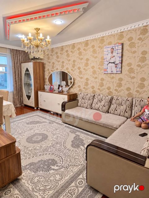 Satılır 3 otaqlı köhnə tikili 85 m² — Bakı