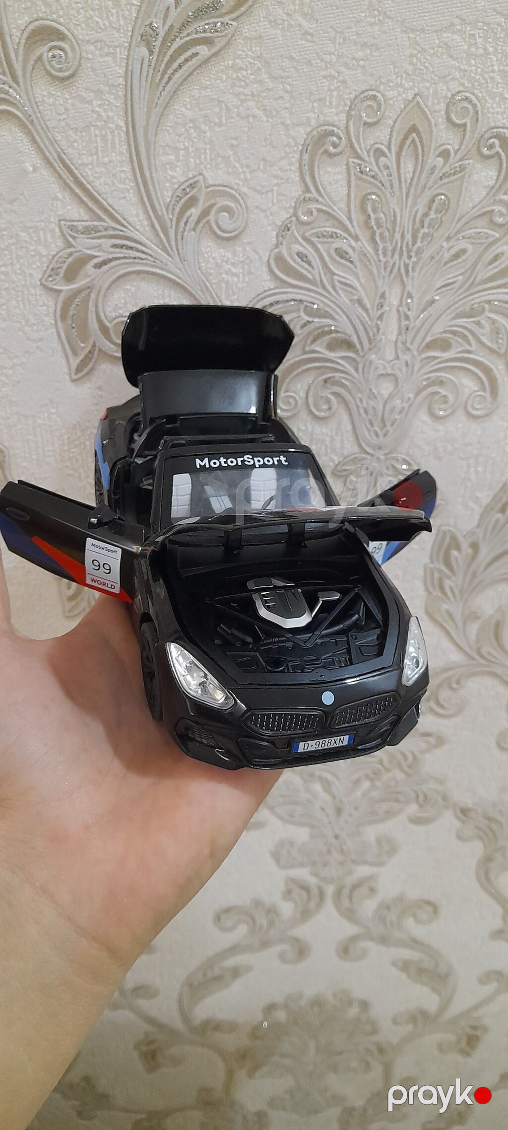 Bmw z4 m40i 1:24 Ölçüdə Təzədir Hər yeri açılır Səsli və İşıqlı — Modellar, Bakı (3)