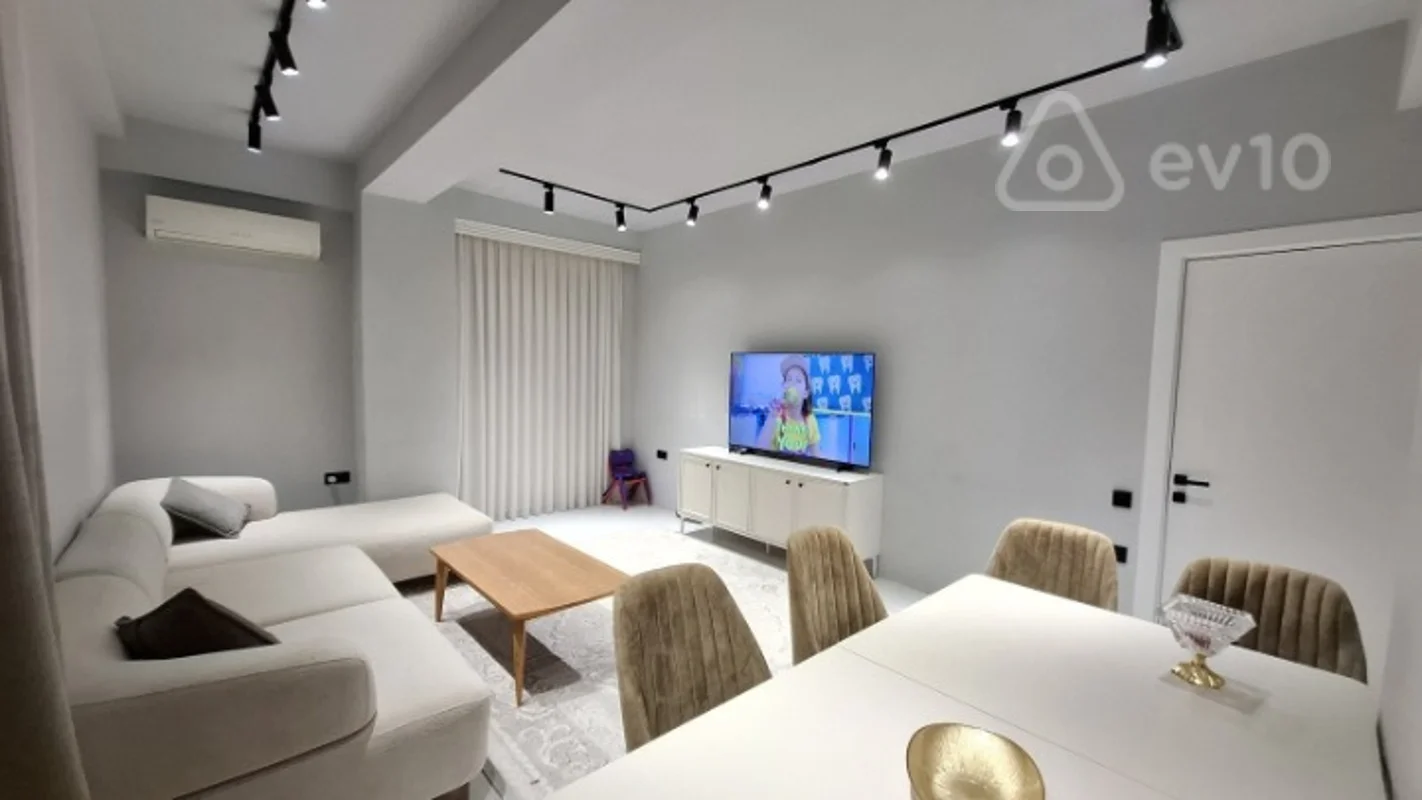 3 otaqlı mənzil, 82 m², S.S.Axundov — Bakı