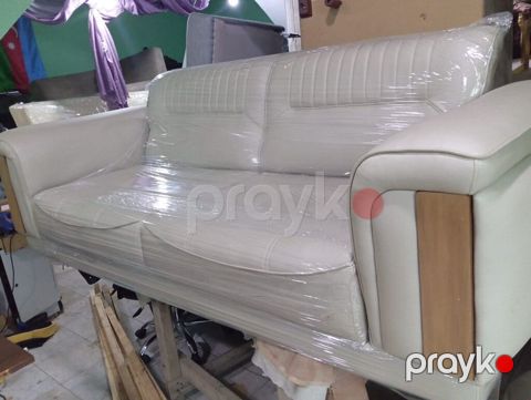Bej rəngli 3 nəfərlik divan - Material: yumşaq parça/eko‑dəri — Masazır