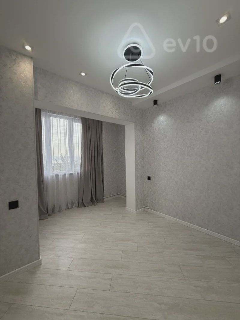 For sale: 2-room apartment (old building), 45 m² — Mənzil, Bakı