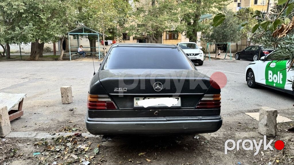 Mercedes-Benz 260: 2.6 l Sedan — Avtomobillər, Bakı (4)