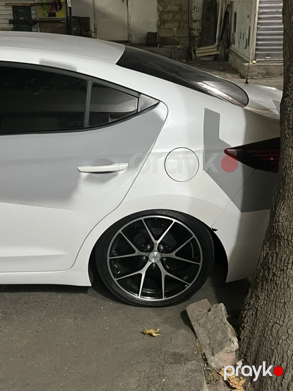 Diskiler barterde oluna biler Hyundai Elantra sedan – ağ rəng — Avtomobillər, Bakı (2)