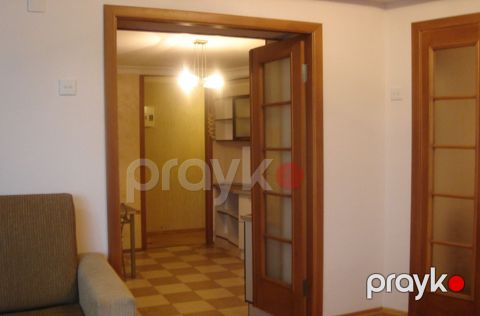 Satılır 4 otaqlı köhnə tikili 96 m² — Bakı
