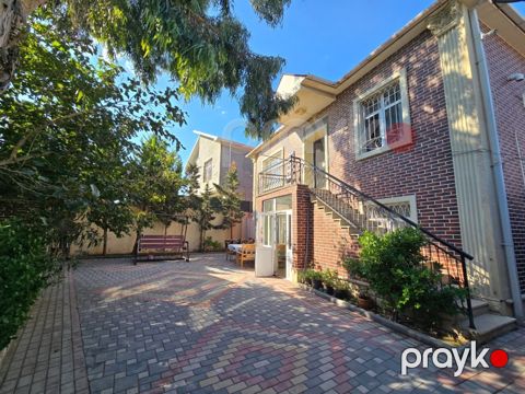 Satılır 7 otaqlı həyət evi/bağ evi 228 m² — Bakı