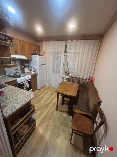 Satılır 3 otaqlı köhnə tikili 80 m² — Bakı
