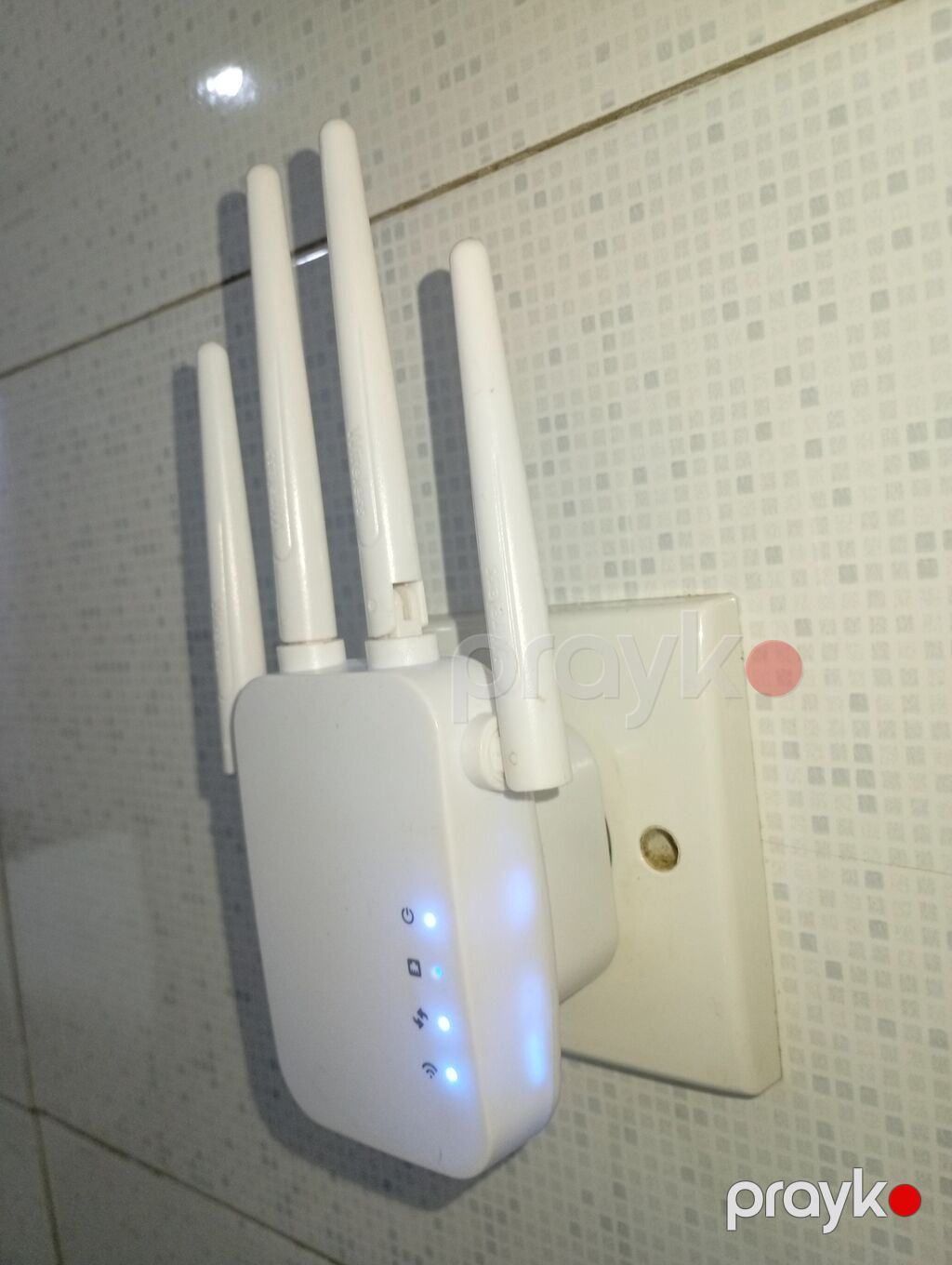 Wi‑Fi siqnal gücləndirici / range extender - Divar prizinə qoşulan — Şəbəkə və server avadanlığı, Bakı (3)