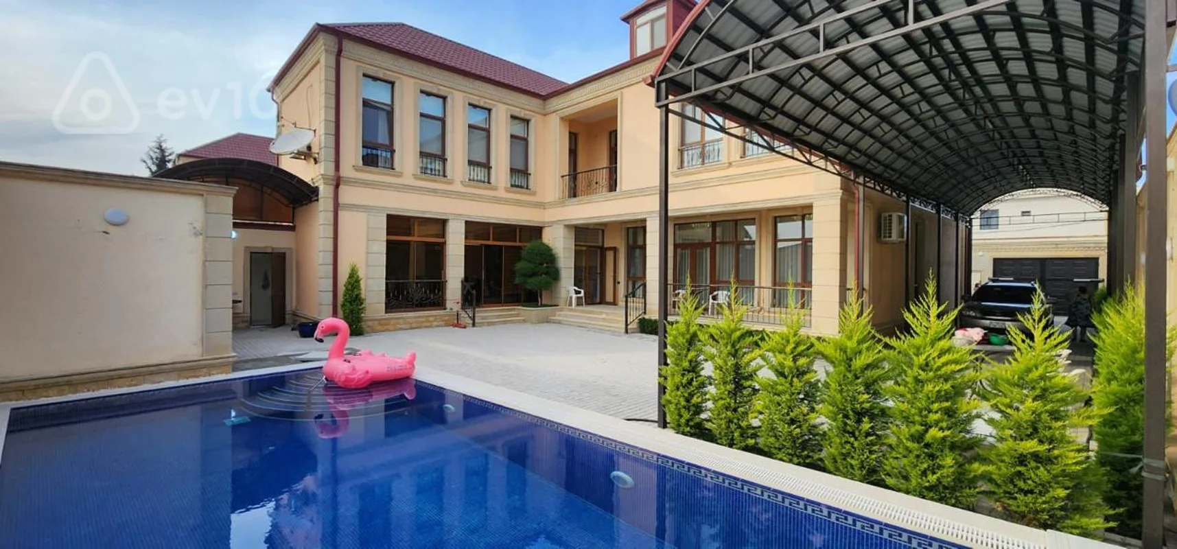9 otaqlı həyət evi, 500 m², sam bagi resdoranin yani — kirayə — Bakı