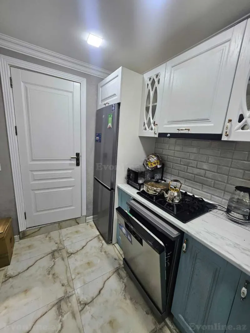 Satılır 2 otaqlı Mənzil Köhnə tikili 70 m² Bakı, Yasamal r., İnşaatçılar m — Mənzil, Bakı (2)