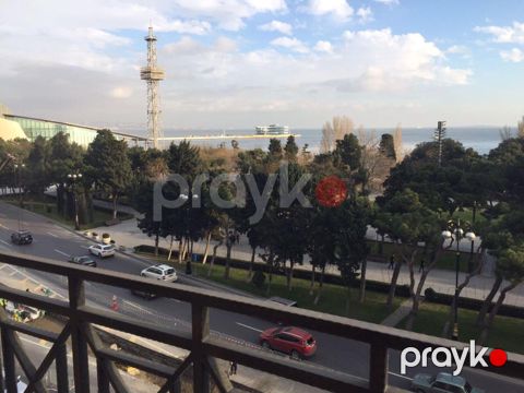 Satılır 5 otaqlı köhnə tikili 180 m² — Bakı