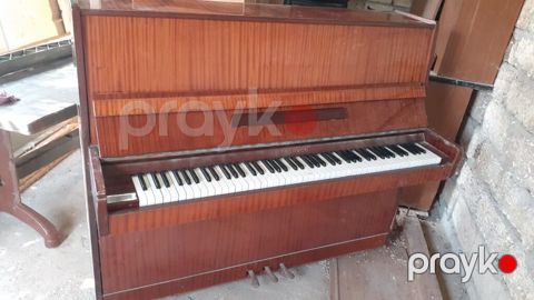 Upright piano – “Belarus” markalı, klassik şaquli model — Bakı