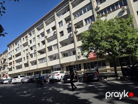 Satılır 3 otaqlı köhnə tikili 85 m² — Bakı