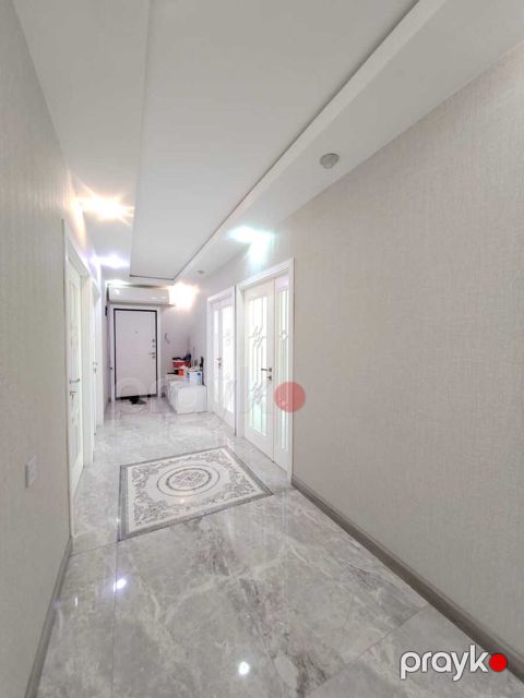 Satılır 5 otaqlı köhnə tikili 120 m² — Bakı