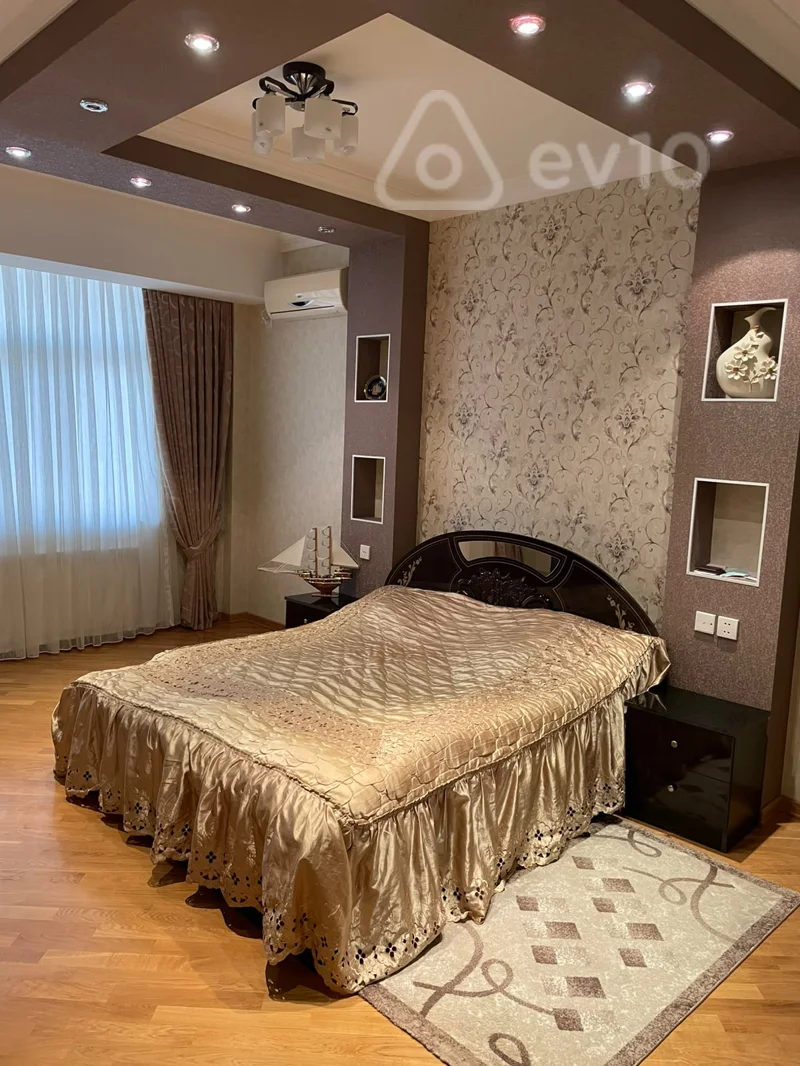 6 otaqlı mənzil, 300 m², Ənvər Hüseyinov küçəsi — Mənzil, Bakı (9)