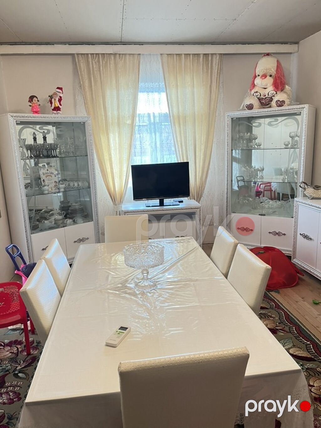 Qonaq otağı üçün, İşlənmiş, Açılmayan, Dördbucaq masa, 8 stul — Masalar və stullar, Saray (3)