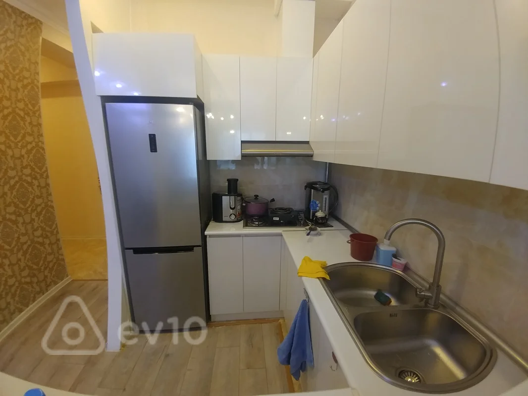 3 otaqlı mənzil, 80 m², Səbayıl rayonu,İçərişəhər mt/s-na,Axundov Bağına yaxın 3 otaqlı super təmirli ev kirayə verilir. — kirayə — Mənzil, Bakı (7)