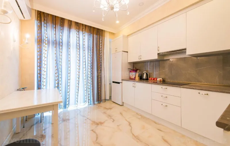 Kirayə verilir 3 otaqlı Mənzil Yeni tikili 100 m² Bakı, Yasamal r., 8 Noyabr m — Mənzil, Bakı (3)