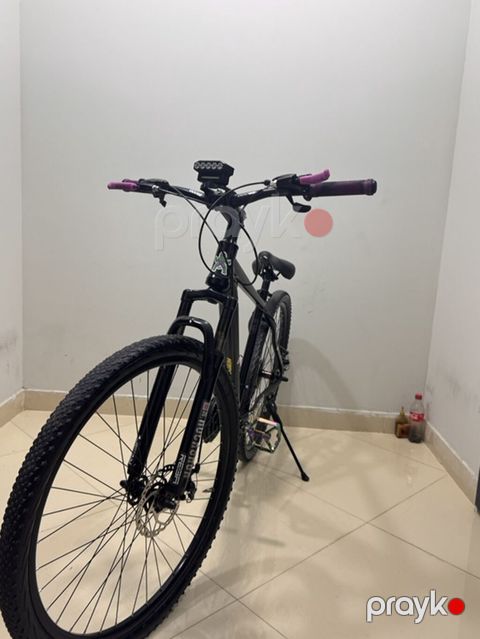Mongoose şəhər/dağ velosipedi Xüsusiyyətlər: - Rəng: qara, çərçivədə — Bakı