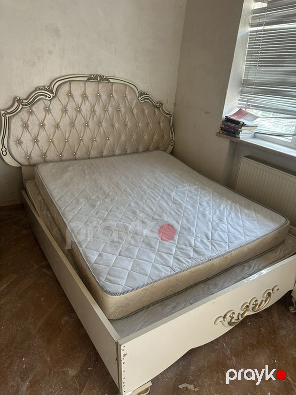 Klassik üslubda yataq otağı mebel dəsti Tərkibi: - İki nəfərlik — Yataq otağı mobilya dəstləri, Masazır (2)