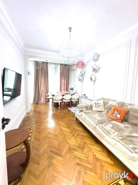 Satılır 3 otaqlı köhnə tikili 90 m² — Bakı