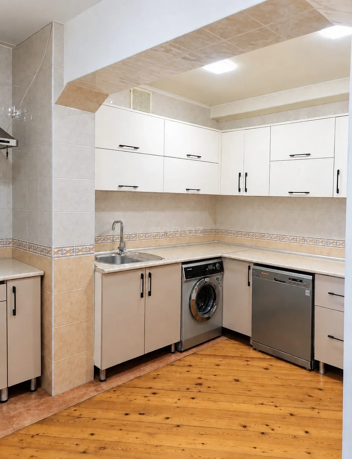 Kirayə 3 otaqlı mənzil Yeni Günəşli qəsəbəsində — Mənzil, Bakı (3)