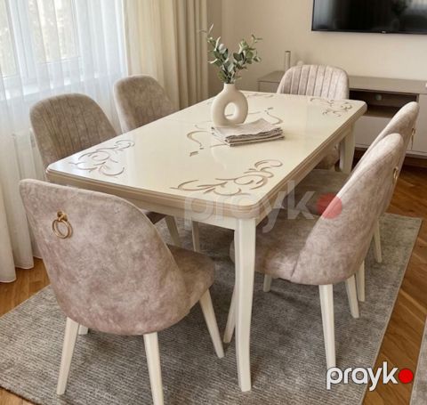 Masa desti satilir. Acilan masadi *Qiymeti 390 Azn.* Unvan — Bakı