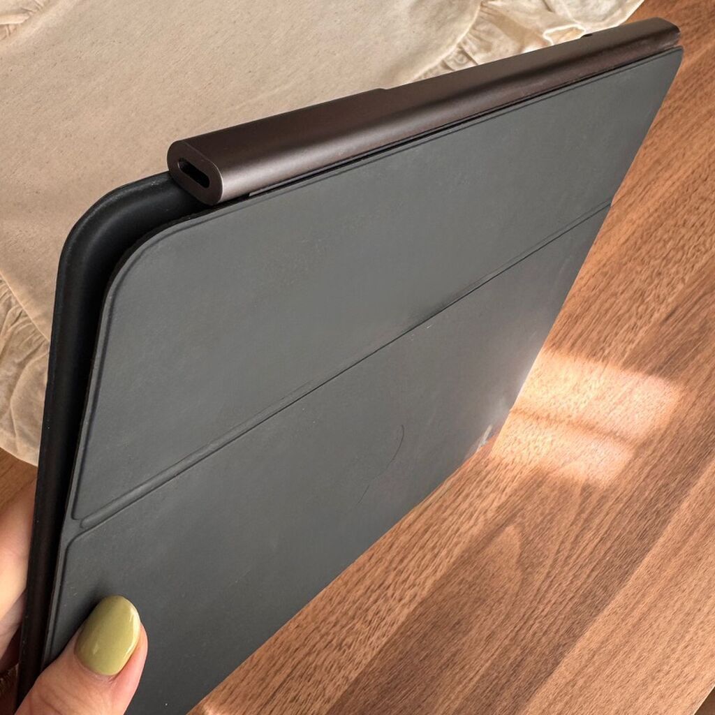 İpad Air 13inch. Ölçüsüne uyğun Magic keyboard. Resmi satış yerinden — Planshet aksesuarları, Bakı (5)