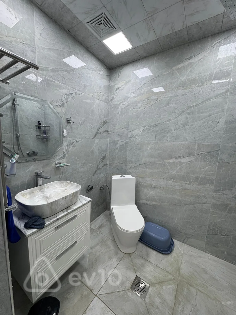 2 otaqlı mənzil, 100 m², Üzeyir Hacıbəyov — kirayə — Mənzil, Bakı (10)