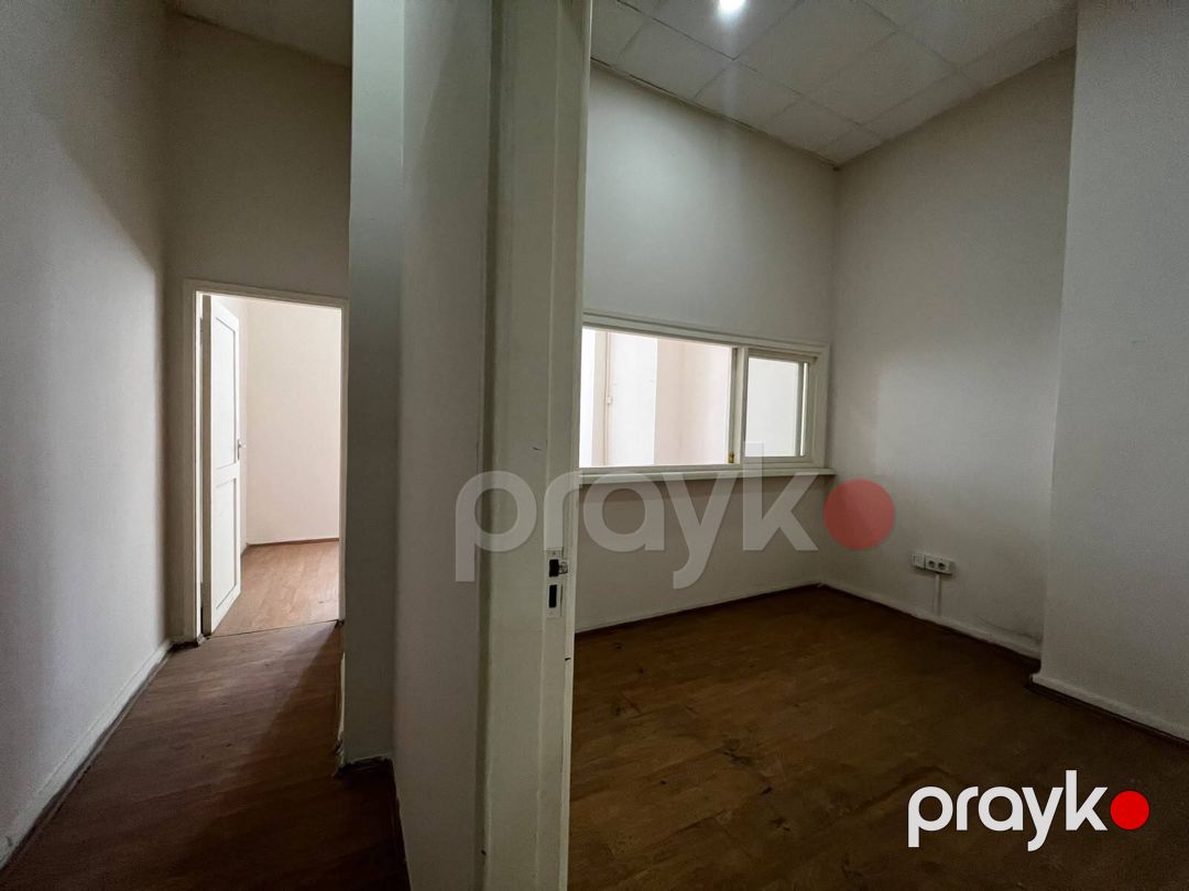 Satılır 4 otaqlı köhnə tikili 200 m² — Mənzil, Bakı (5)