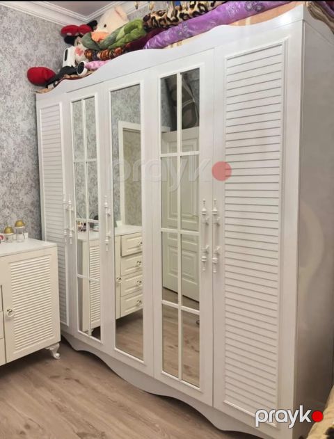 Dolab. 220azn. Membran. İdeal veziyyetde. Ölcü deqiq deyil ünvan — Bakı