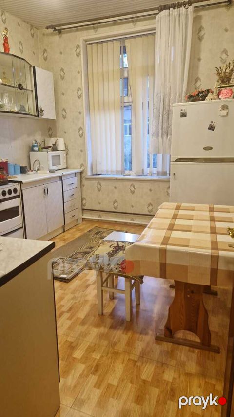 İcarəyə verilir 2 otaqlı köhnə tikili 66 m² — Bakı