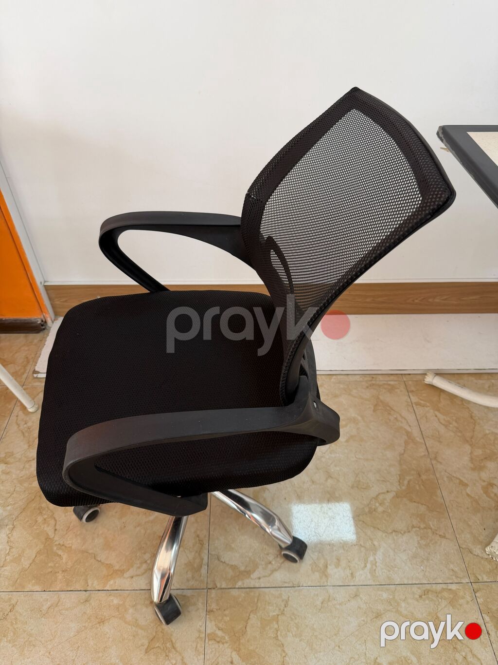 Ofis kreslosu – ortopedik, mesh, tənzimlənən Ofis kreslosu satılır — Ofis mebeli, Bakı (3)