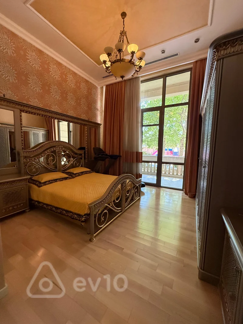 4 otaqlı mənzil, 200 m², Aşıq Alı küçəsi — Mənzil, Bakı (4)