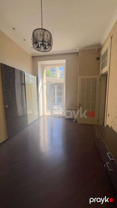 İcarəyə verilir 3 otaqlı ofis 100 m² — Bakı